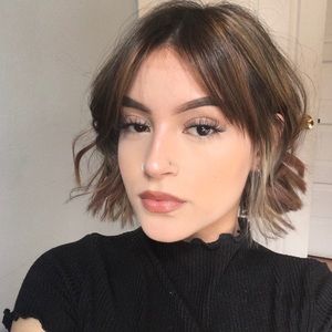 Meet your Posher, Daniela